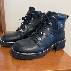 Women’s Harley Davidson boots. Barely worn. Great condition. Size 8